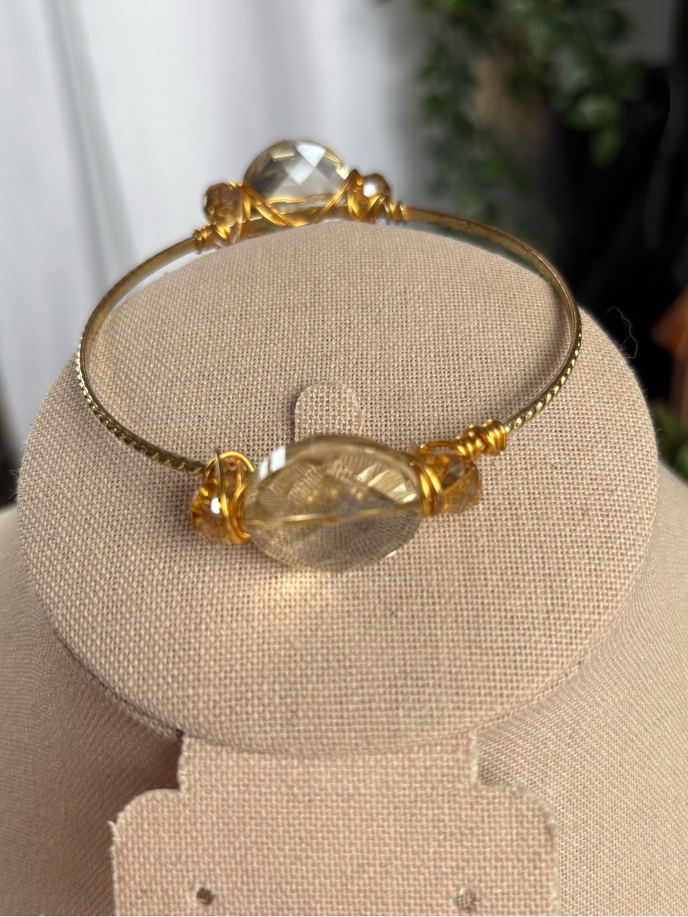 Bourbon & Boweties Wire Wrapped Gold Tone Bangle Bracelet Faceted Clear Crystals - Picture 2 of 3